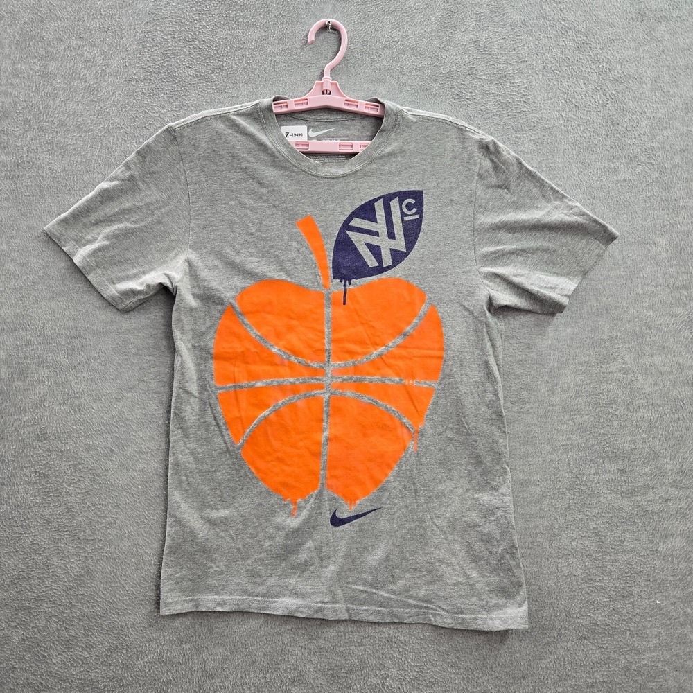 Nike Men Shirt M Gray Apple Basketball NYC Short Sleeve Logo Cotton Polyester